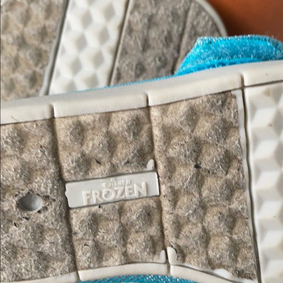 🎀Super cute Frozen Velcro slip on shoes🎀 - Picture 6 of 7